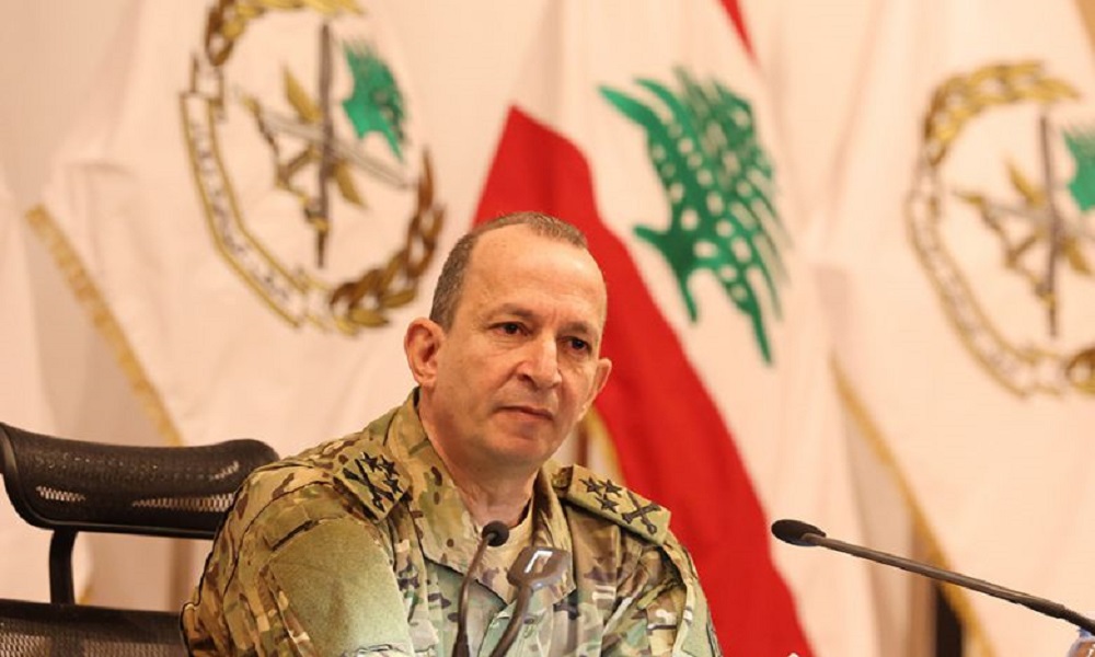 قائد الجيش غادر إلى باكستان