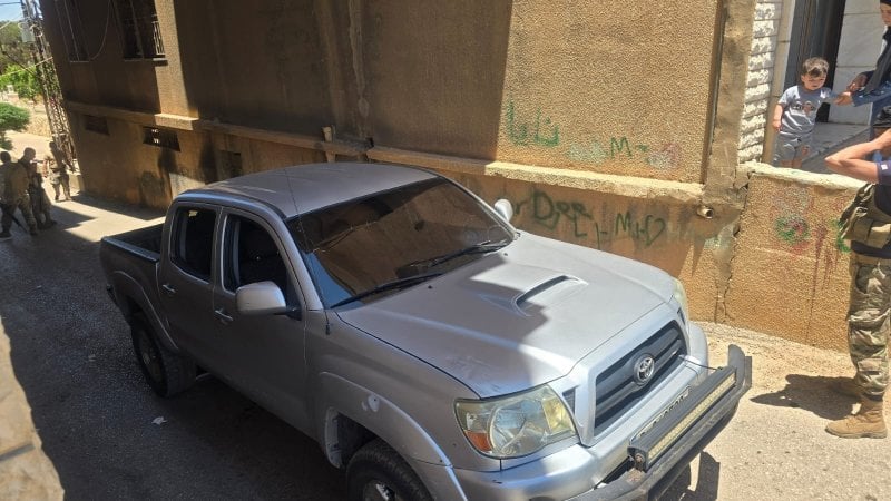 عملية أمنية على طريق بعلبك رياق... الجيش يفتش مباني وشققاً