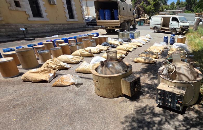 الجيش يضبط مصنعًا لتصنيع المخدرات