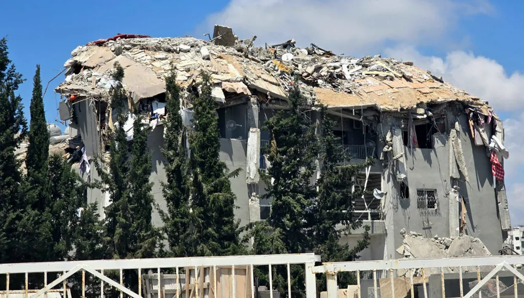 محاولات متكررة فاشلة لربط لبنان بالمسار الإيراني... التحرك السعودي يتواصل بزخم مع وصول السفير