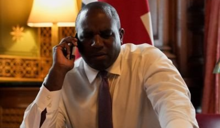 وزير الخارجية البريطانية عبر عن قلقه لقصف إسرائيل مرافق صحية وموظفي دعم في لبنان