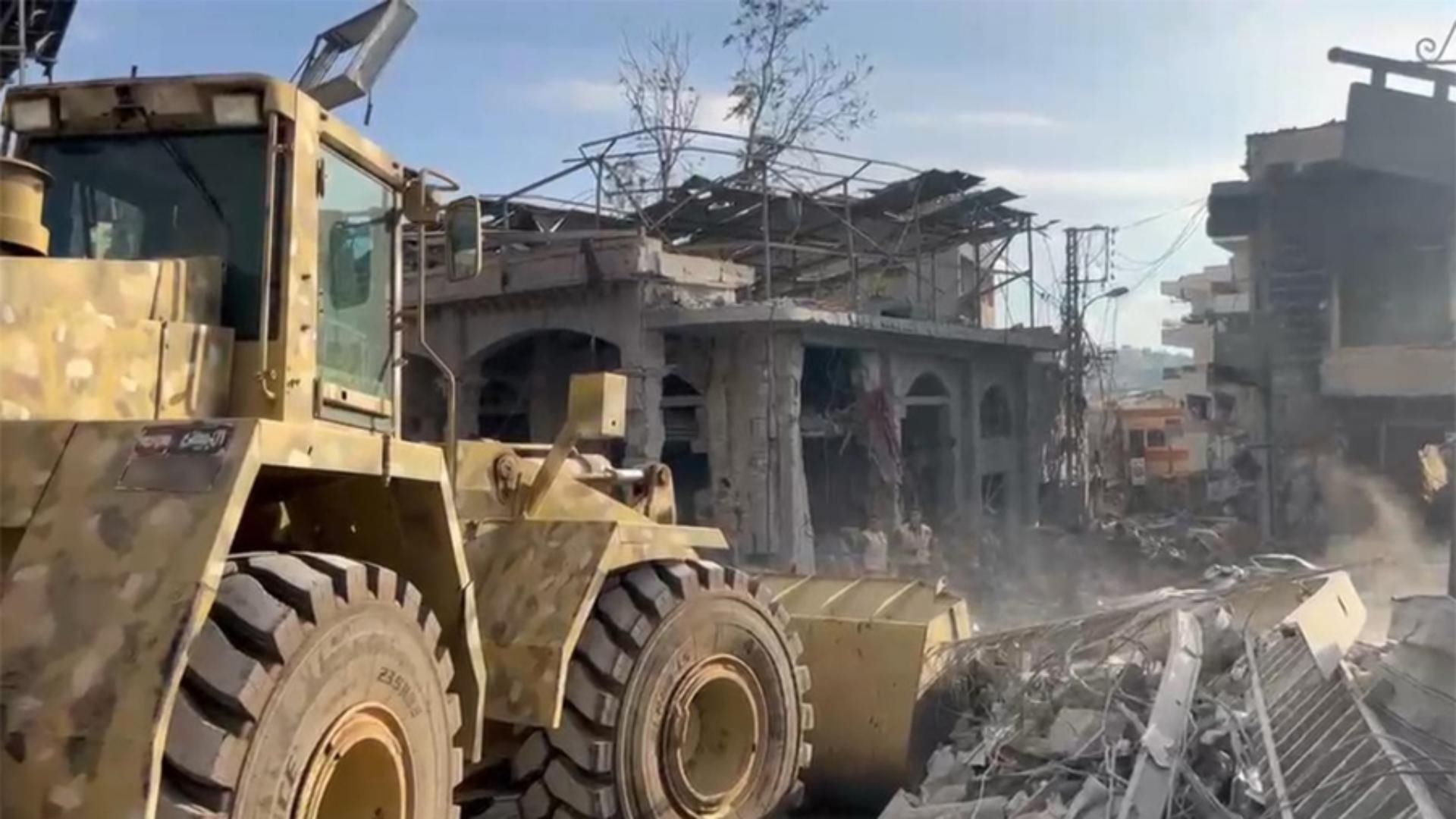 بالصّور: الجيش يُفكّك القنابل ويفتح الطرقات