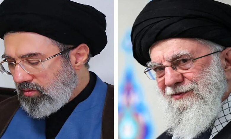 هل سيشارك  مجتبى خامنئي في تشييع والده؟