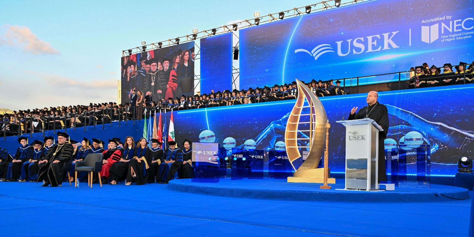 بالفيديو - الأب العام محفوظ في تخريج  طلاب جامعة الروح القدس – الكسليك:  أولى مهماتكم الإيمان بلبنان والمساهمة في بنائه كوطن فيه مقوّمات الوطن حكمًا وحوكمة