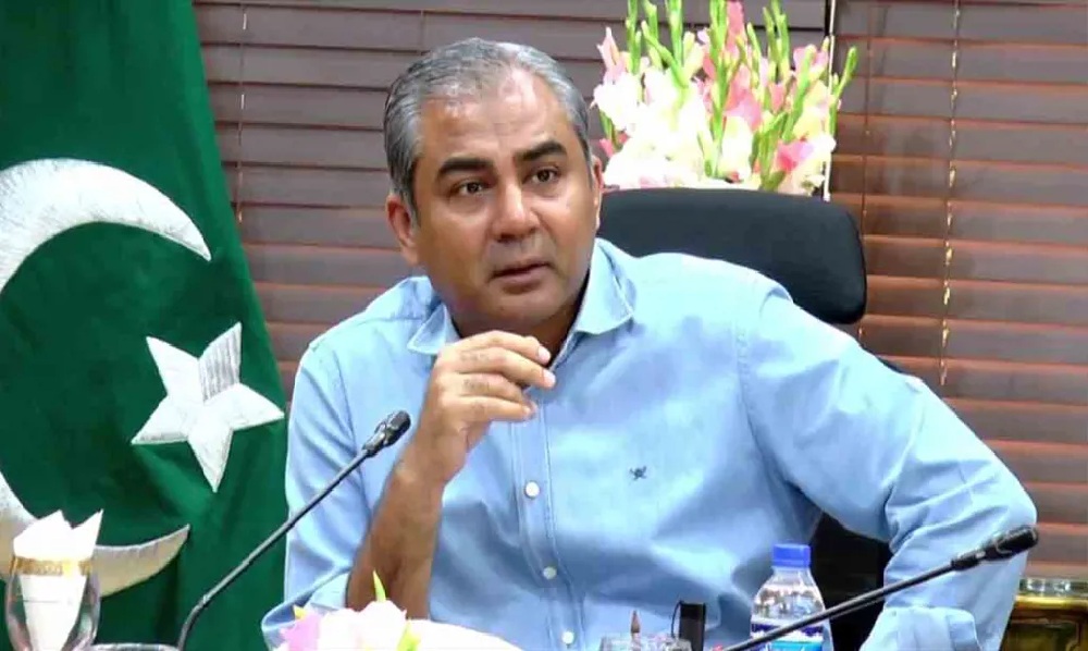 وزير الداخلية الباكستاني يصل إلى إيران