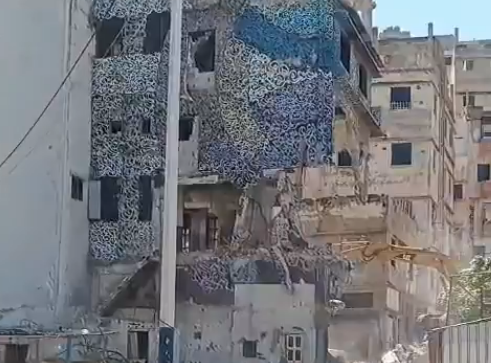 سقوط مبنىً على حفارة في التبانة