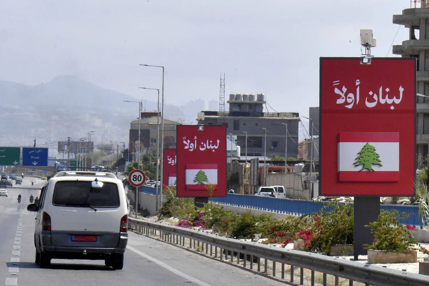 الجيش اللبناني ينتشر قريباً في المنطقتين النموذجيتين... بمراقبة أميركية
«حزب الله» ينتفض ضد «اتفاق الإطار» تمسكاً ببقاء إيران