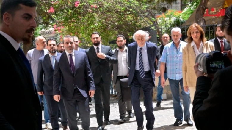 صفحة جديدة بين دمشق وبيروت.. جنبلاط: علاقة متوازنة مع سوريا عوضًا عن 