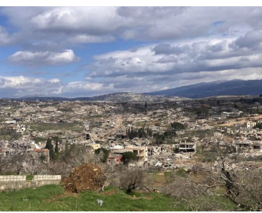 مَــــن فـجّـــر فـي دمــشـــق والـســـــويــداء؟<br />
المطار يغصّ بالعائدين... نصف مليون عائد شهرياً