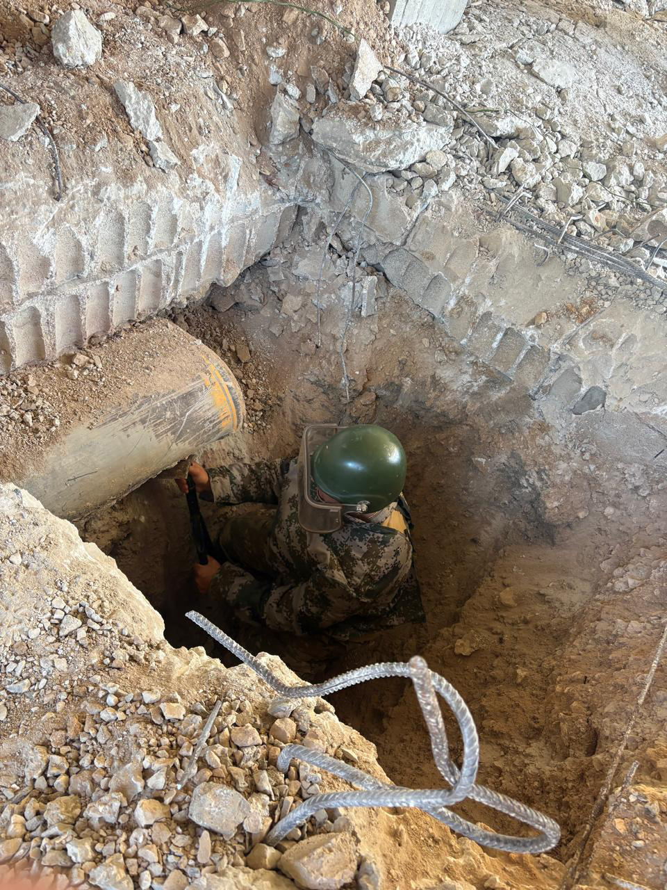 الجيش يفكك 4 قنابل طيران غير منفجرة في الجنوب ويؤكد اتخاذ أقصى تدابير الحيطة والحذر