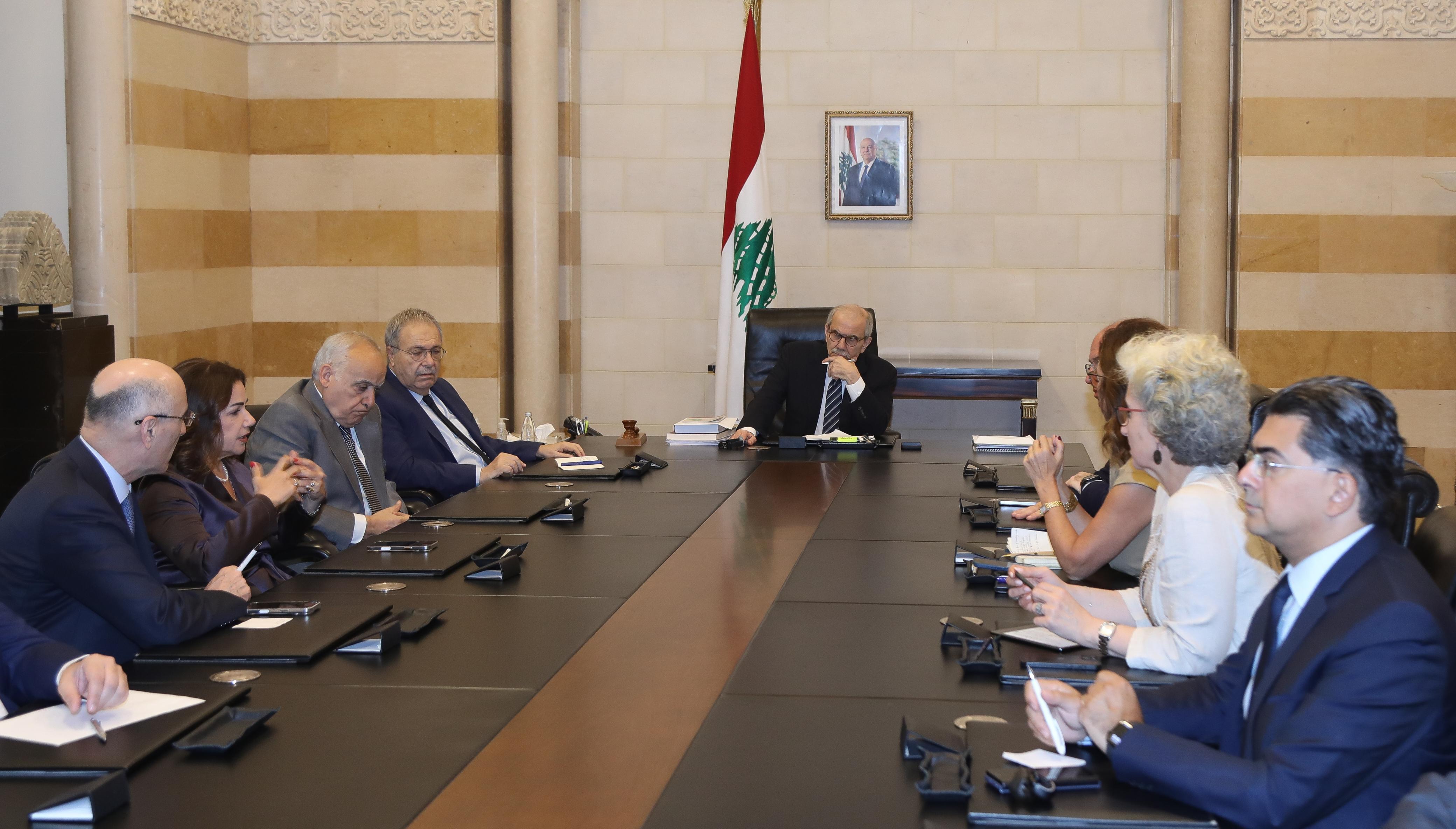 سلام يوجّه بتسريع عودة النازحين وإطلاق التحضيرات لإعادة الإعمار