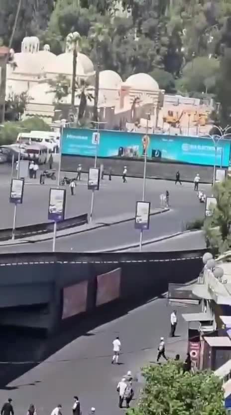 انفجار قرب الفندق الذي يقيم به ماكرون بدمشق (فيديو)