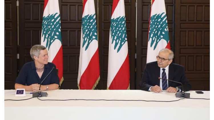 رئيس الحكومة عرض مع سفراء وكبار ديبلوماسيي الدول الأعضاء في الاتحاد الأوروبي مسار الإصلاحات المالية والاقتصادية
