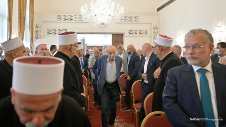 هل ينفّذ ترامب تهديداته الأخيرة تجاه إيران؟
جنبلاط بيضة قبان الدفاع عن الشرعية والسلم الأهلي