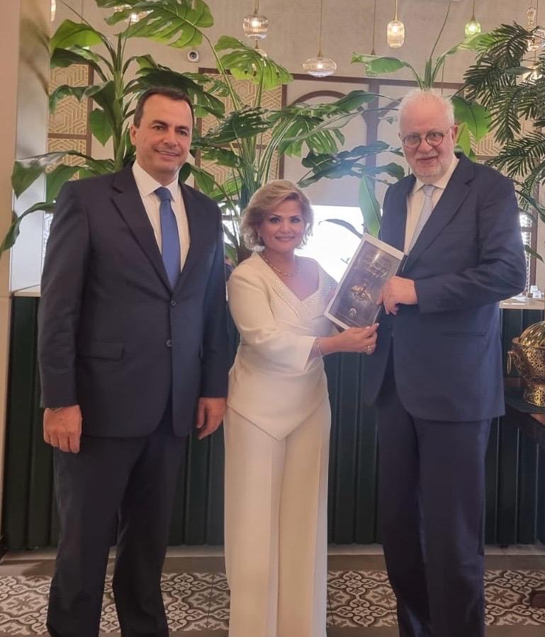 إطلاق دليل الاستخدام المسؤول للذكاء الاصطناعي التوليدي في مهنة المحاماة وتسليمه لوزير العدل