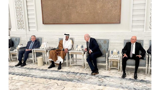 ميقاتي والسنيورة وتمام سلام زاروا الدوحة لتعزية أمير قطر