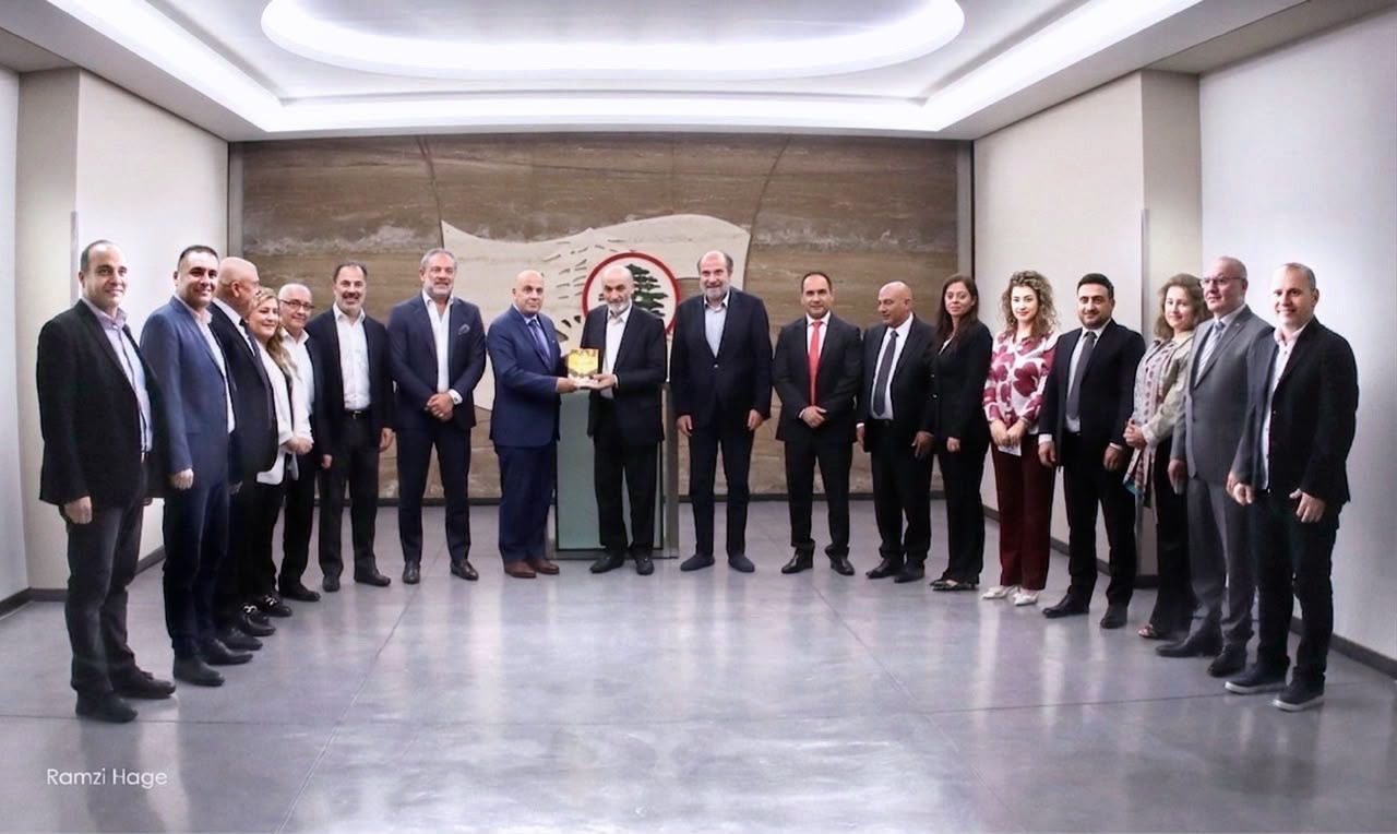 جعجع يدعو إلى لجنة مشتركة لدعم صناعيي البقاع: الصناعة ركيزة النهوض الاقتصادي وأولوية للدولة