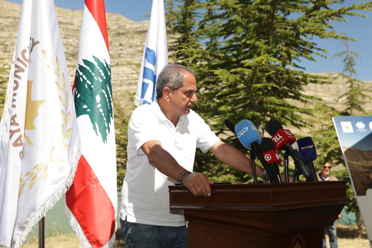 تدشين 