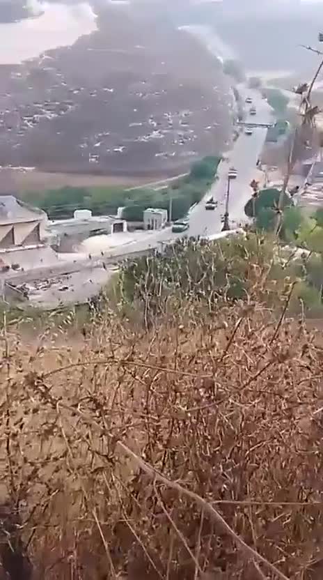 بالفيديو - الجيش اللبناني يستعد للانتشار في زوطر الغربية بعد انسحاب القوات الإسرائيلية