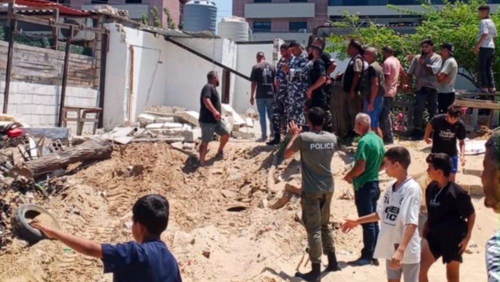 إزالة تعديات على شاطئ جل البحر شمال صور