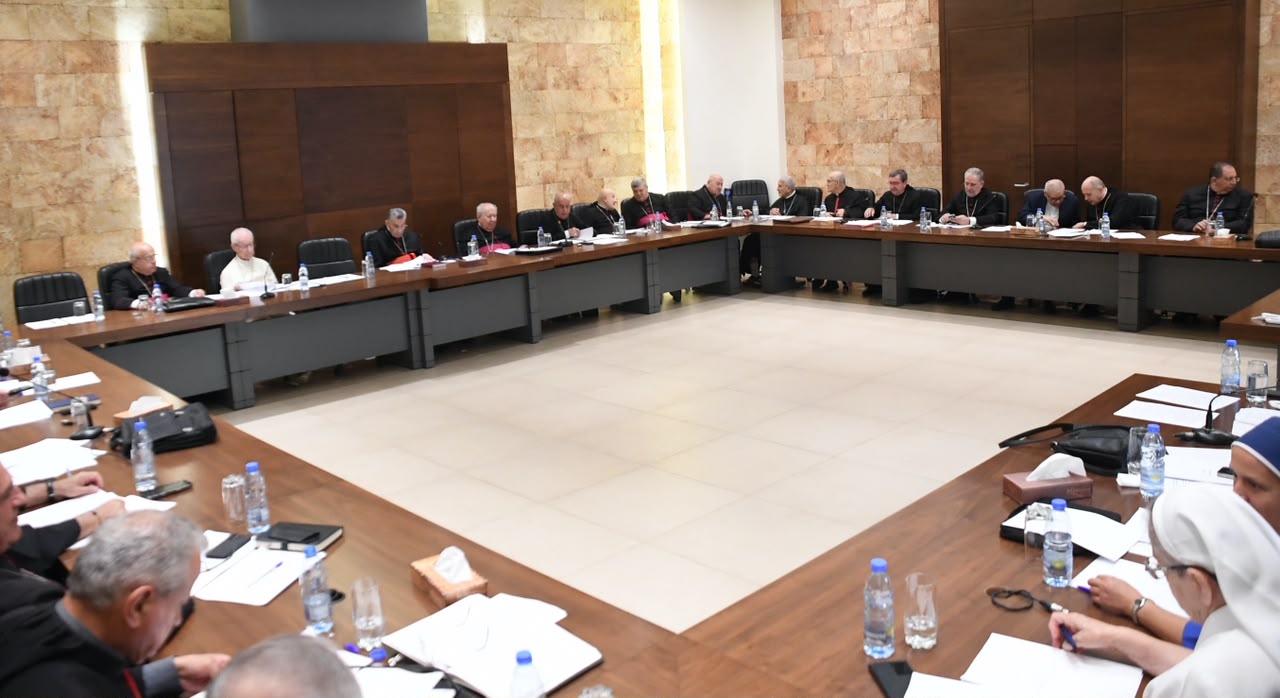 المطارنة الموارنة: تطويب الحويك محطة وطنية والعدالة للمرفأ أولوية ودعم لانسحاب إسرائيل من الجنوب