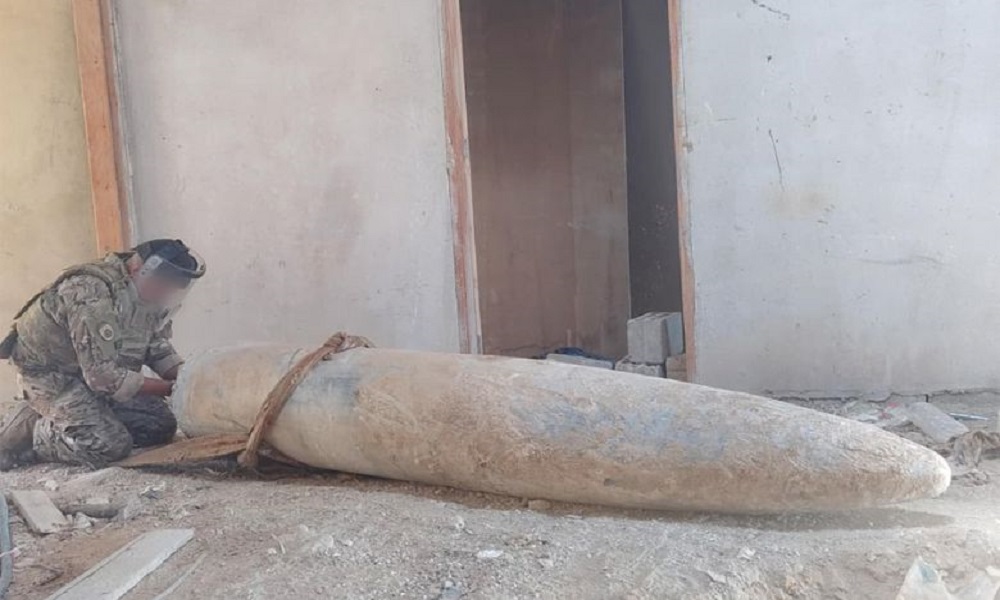 بالصور: الجيش يفكك صواريخ غير منفجرة في الجنوب