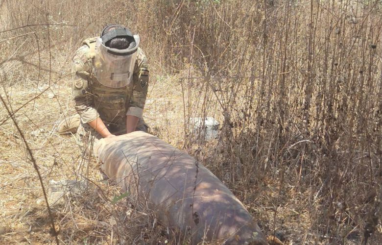 بالصور: الجيش يفكك صواريخ غير منفجرة في الجنوب