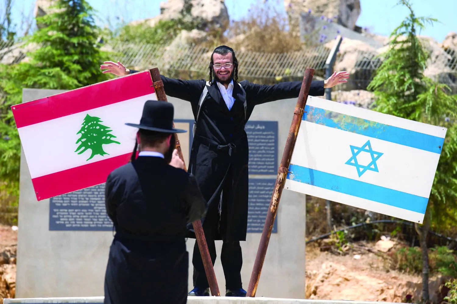 كيف انتقل النقاش اللبناني حول العلاقة مع إسرائيل من دائرة المحظور إلى السجال العلني؟