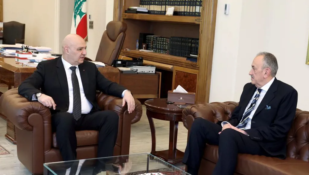 التشريع أمام امتحان التوافق... الإنجاز أم التعطيل؟<br />
إسرائيل تحاصر علي الطاهر والسقوط مسألة وقت