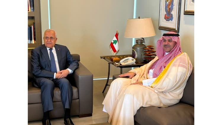 الرئيس سليمان استقبل السفير السعودي مشيدا بدور المملكة في استقرار المنطقة ودعم لبنان