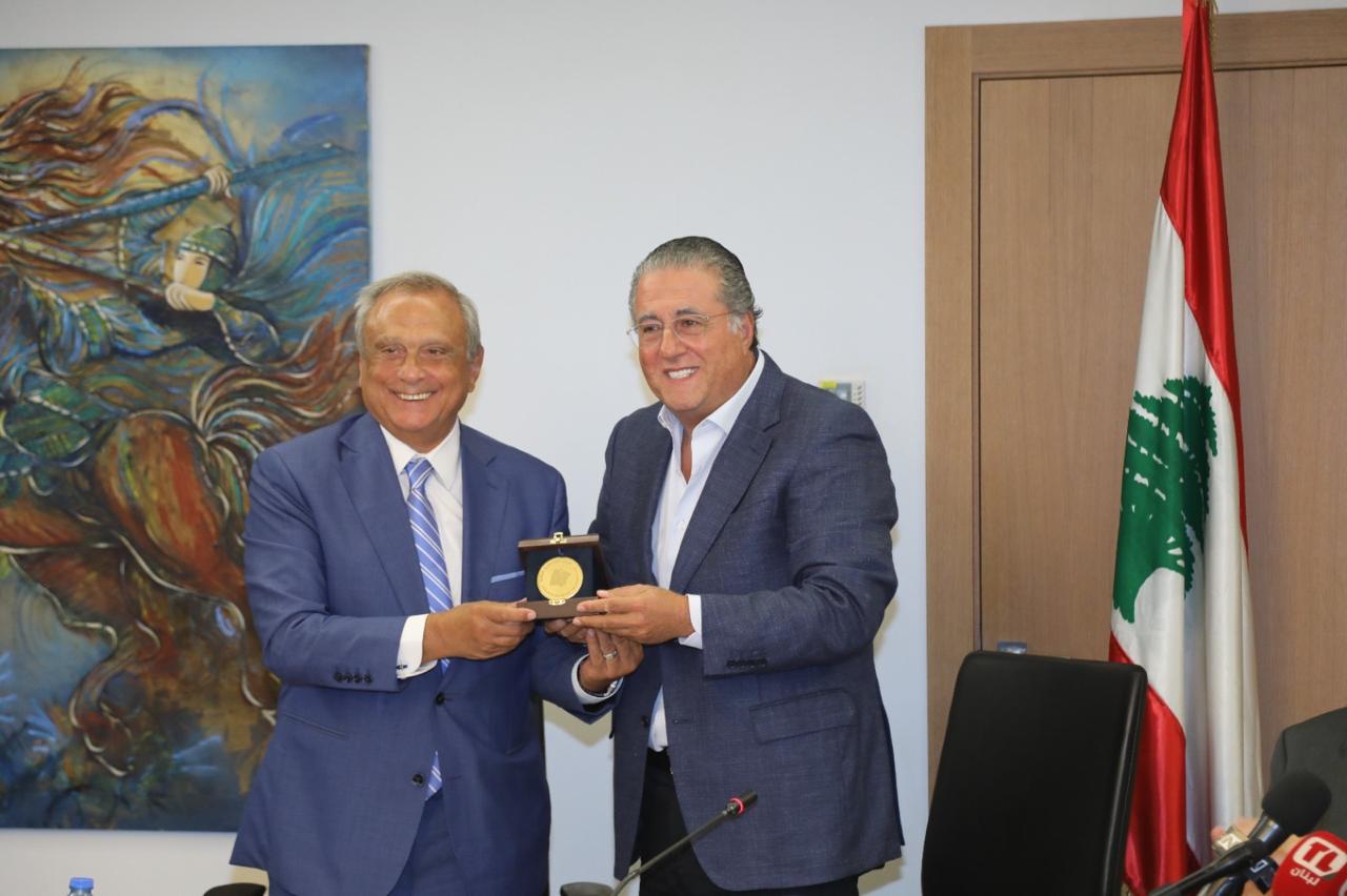 الهيئات الاقتصادية اللبنانية تكرّم رئيس مصرف الإسكان أنطوان حبيب تقديراً لجهوده