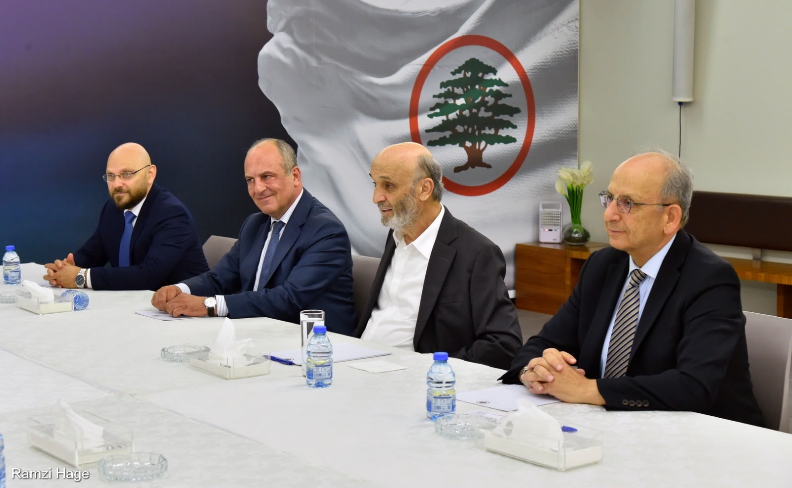 جعجع التقى وفداً بولندياً