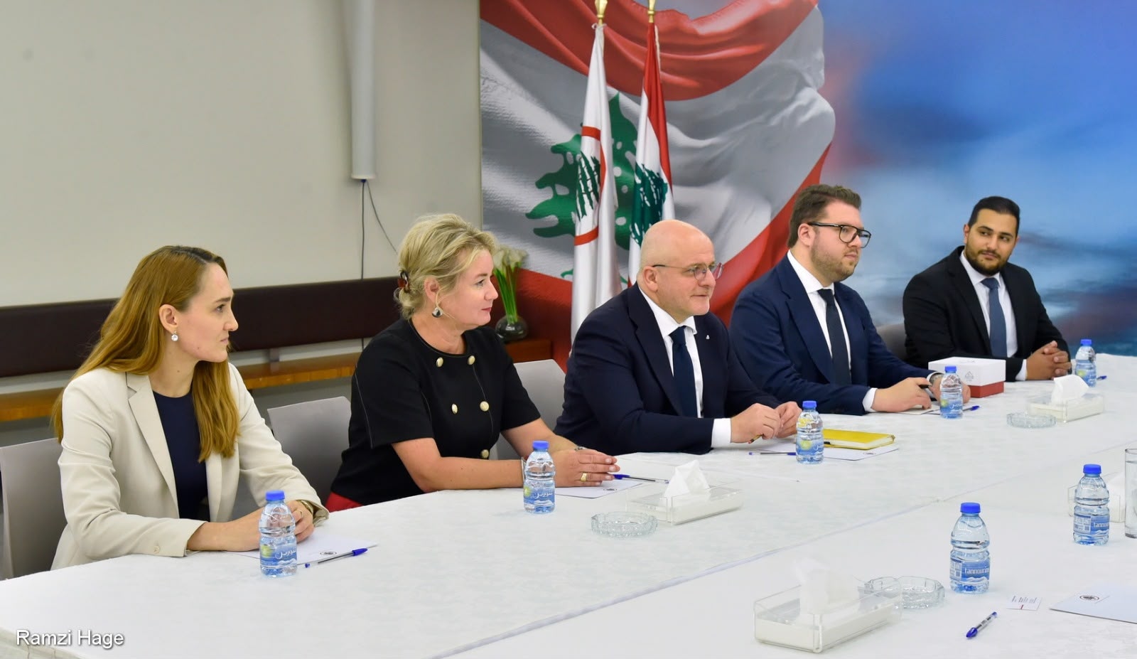 جعجع التقى وفداً بولندياً