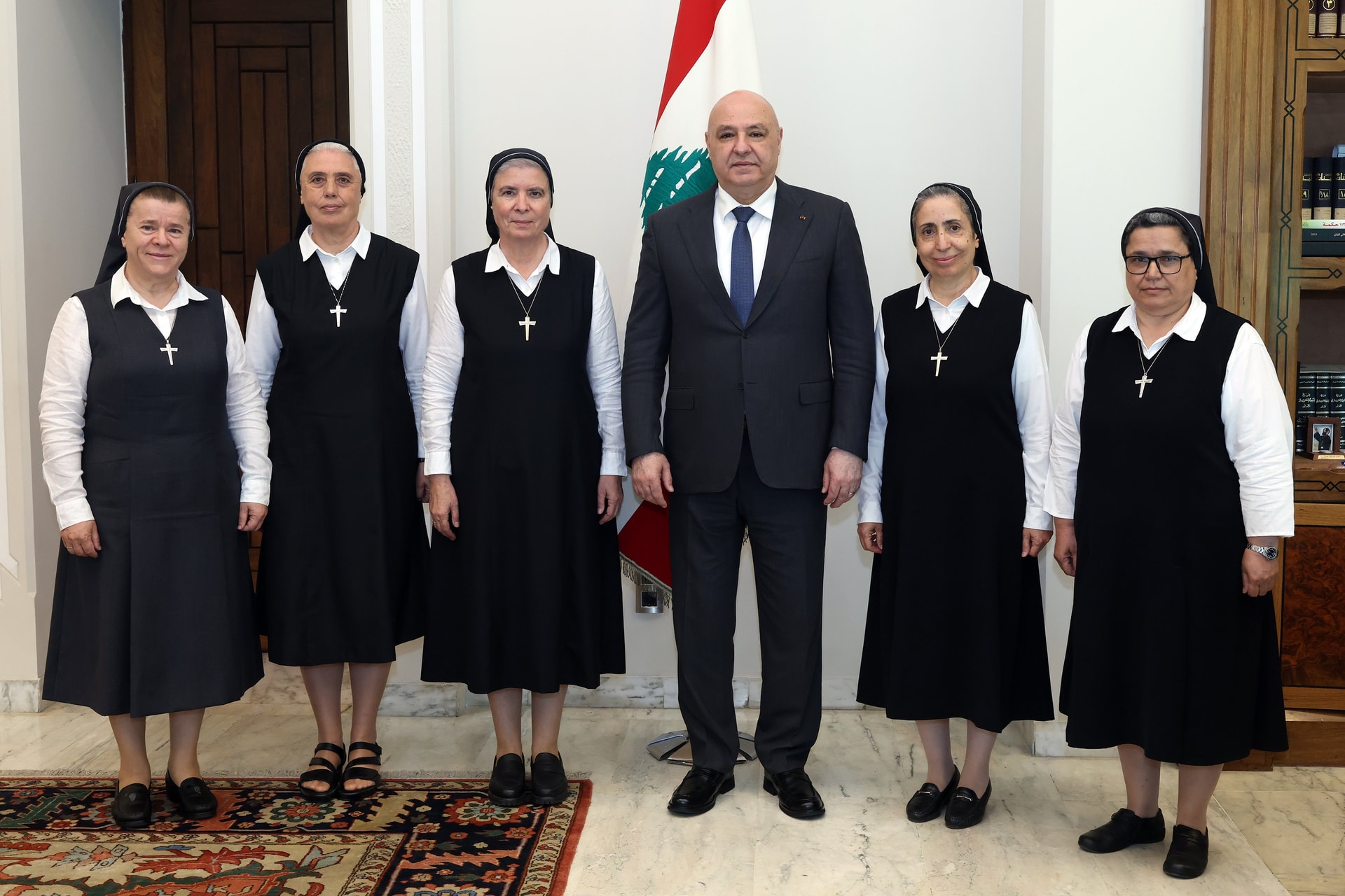 الرئيس عون استقبل الرئيسة العامة لراهبات العائلة المقدسة