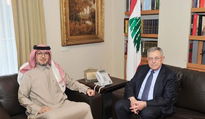 بخاري يبحث مع السنيورة في الاوضاع