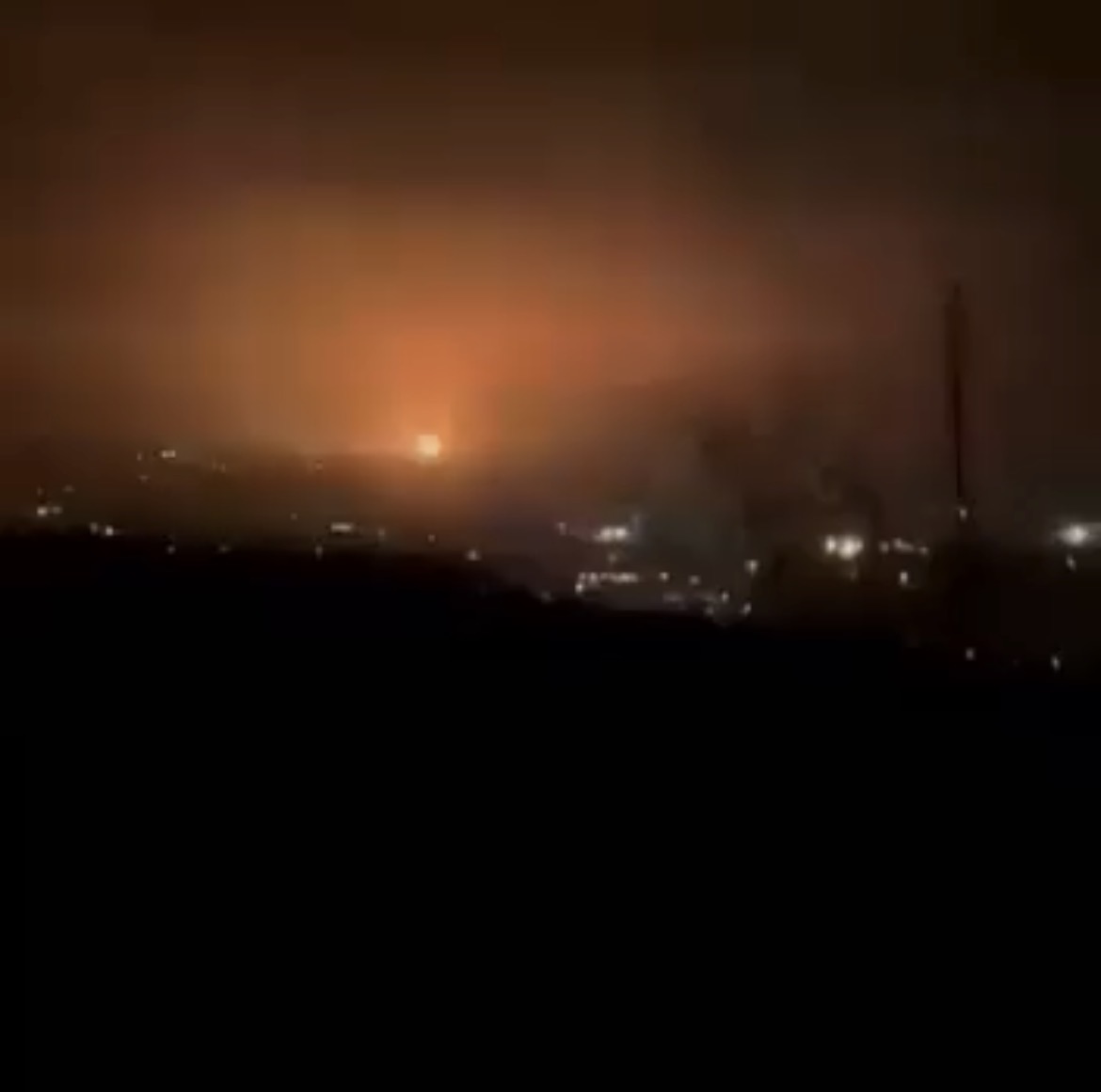 تصعيد إسرائيلي متواصل في الجنوب.. غارات وقصف مدفعي وتمشيط منذ الفجر