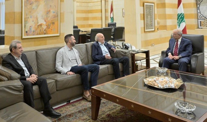 جنبلاط في السراي الحكومي