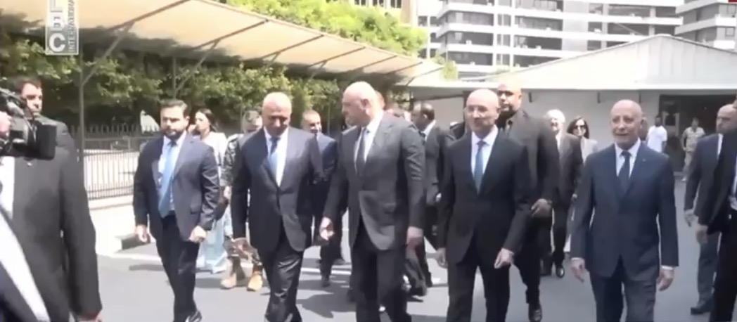 الرئيس عون في عيد الأمن العام: أتيت لأنحني أمام الشهداء وأستمد المعنويات منكم
وأدعوكم لعدم التأثر بـ”التافهين” على وسائل التواصل الاجتماعي