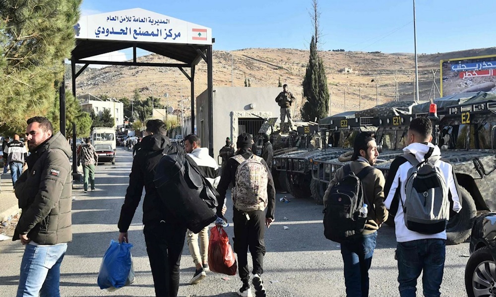 عودة 105 نازحين سوريين عبر معبر المصنع