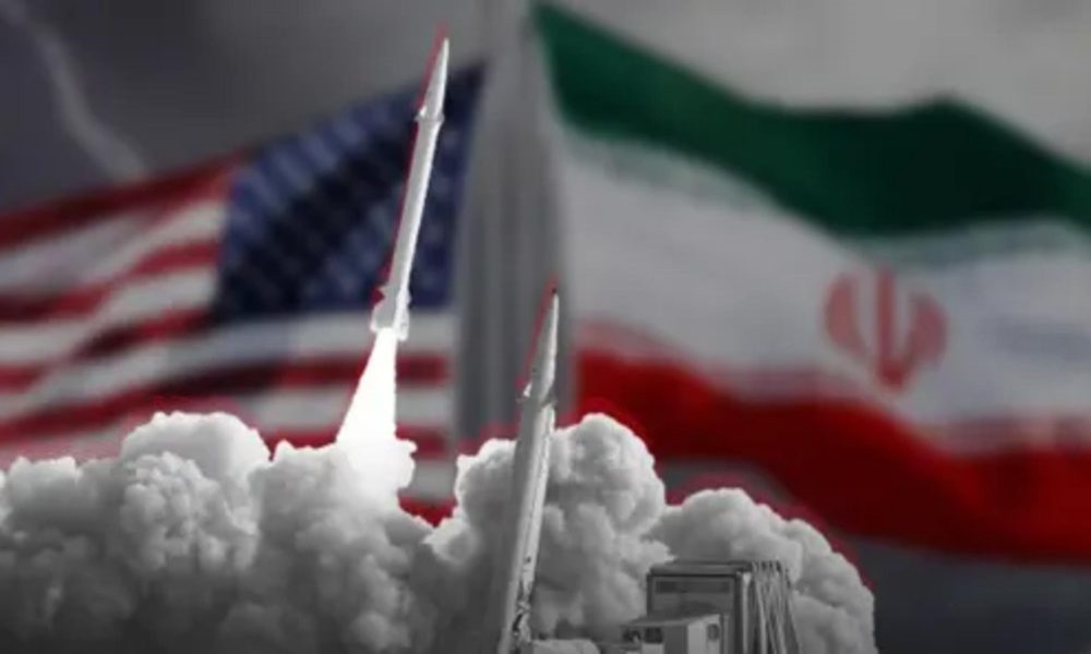 الخارجية الأميركية تتوعد الأفراد والكيانات المرتبطة بالمالية الإيرانية