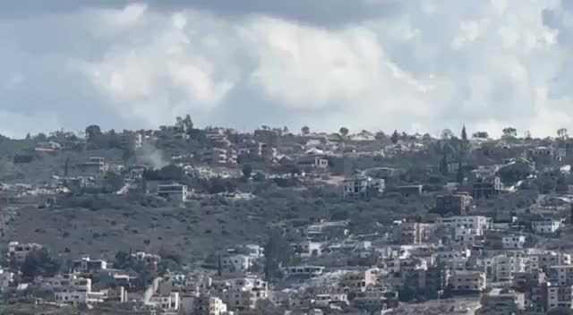 الجيش الإسرائيلي يجرف منزلاً في بلدة المنصوري جنوب لبنان