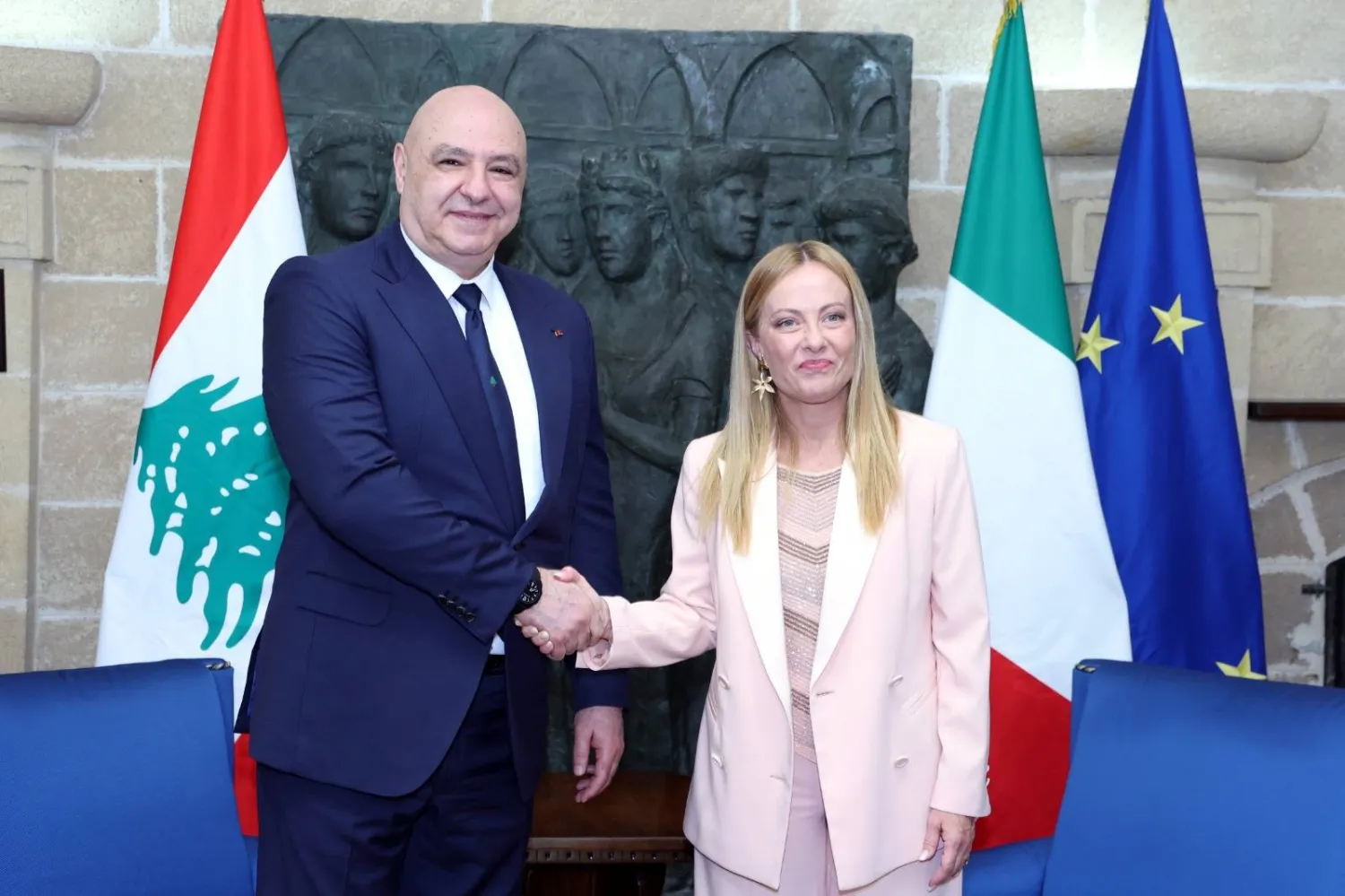 إيطاليا لا تحبّذ رئاسة «آلية التحقق» في جنوب لبنان
مخاوف لبنانية من سيطرة إسرائيل على «التلال» وقطع الإمدادات عنها