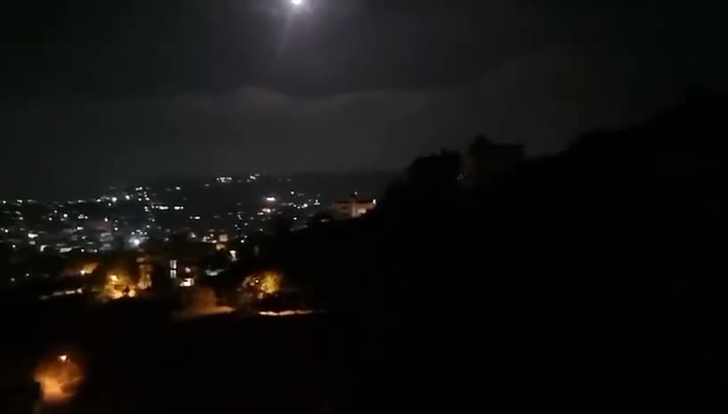 ليلة هي الأعنف منذ أكثر من شهر.. غارات وقصف مدفعي عنيف يهزّ النبطية