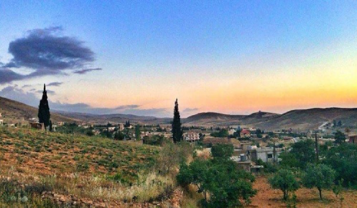 بلدية برقايل تطلب من السوريين التزام منازلهم