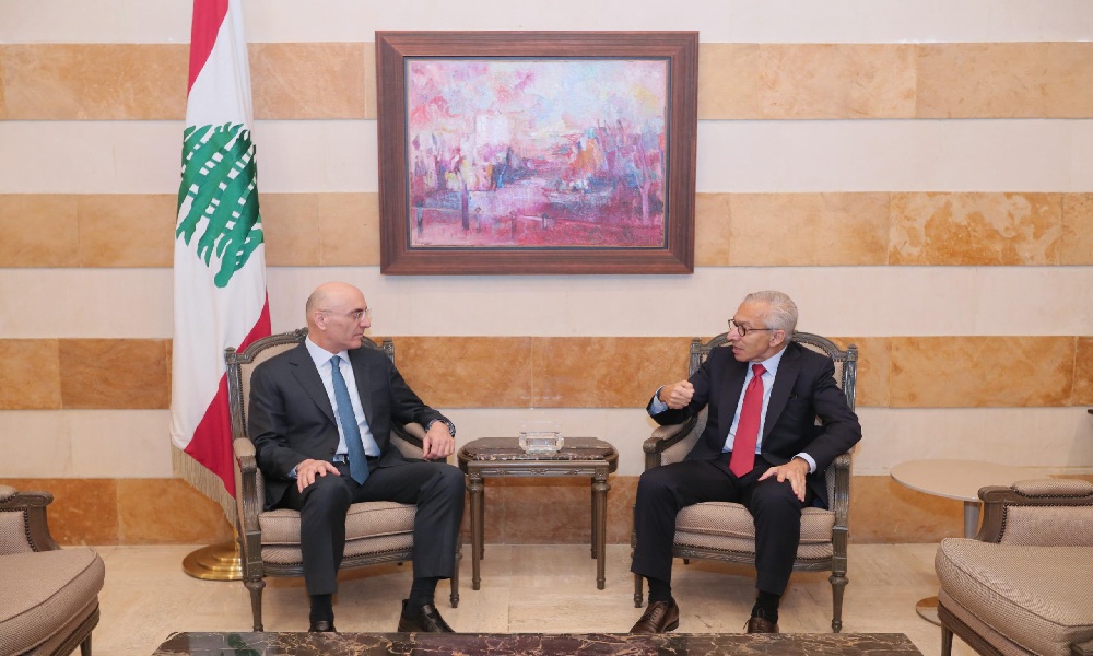 الحجار والبساط يبحثان تعزيز التنسيق بين الداخلية والاقتصاد