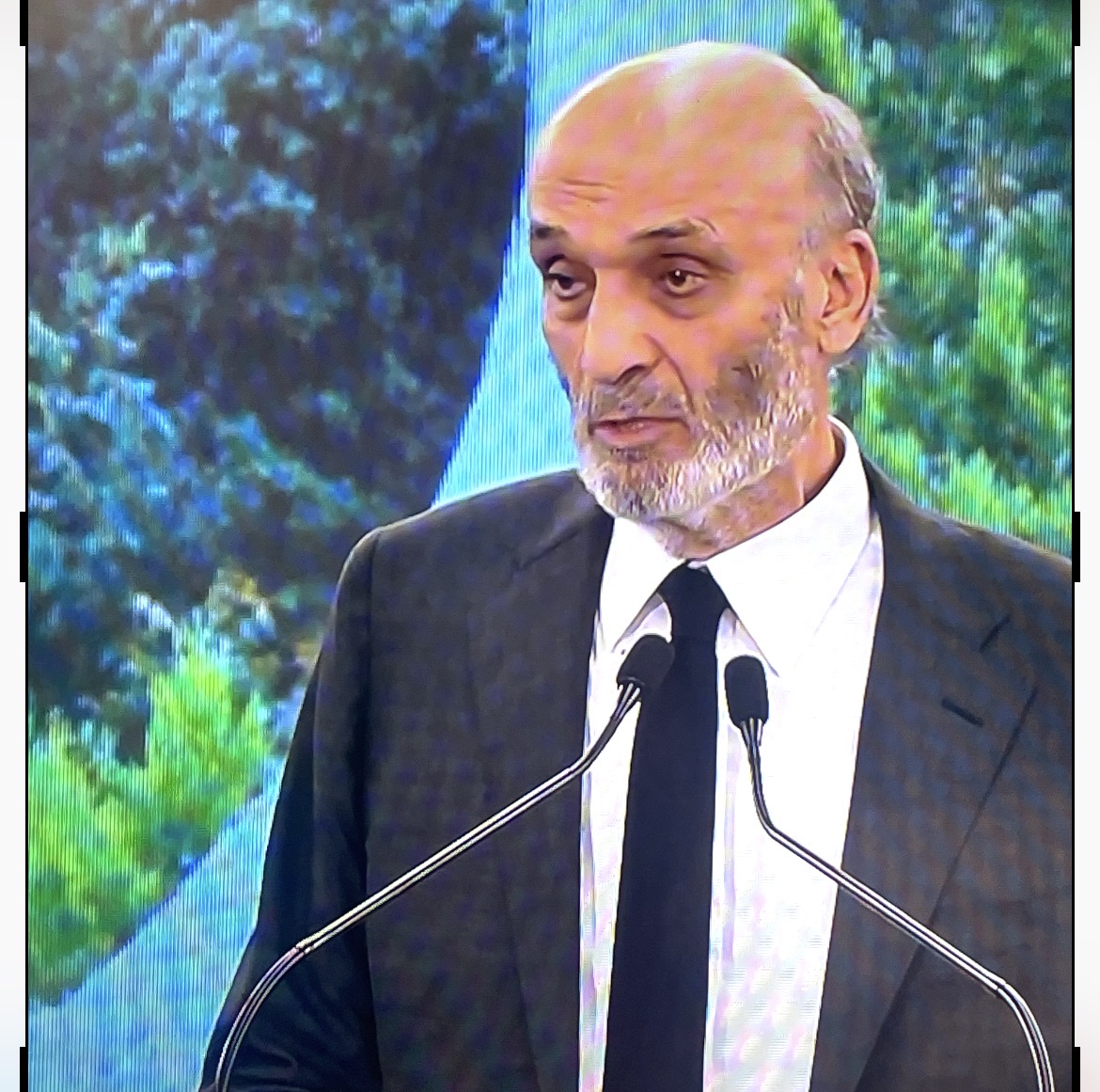 (١) جعجع في قداس الشهداء: فجر السيادة قد لاح ولن نقبل بإيقاف انبلاجه<br />
ونرفض دويلة حزب الله التي تستجلب الويلات وتورّط لبنان في حروب الآخرين