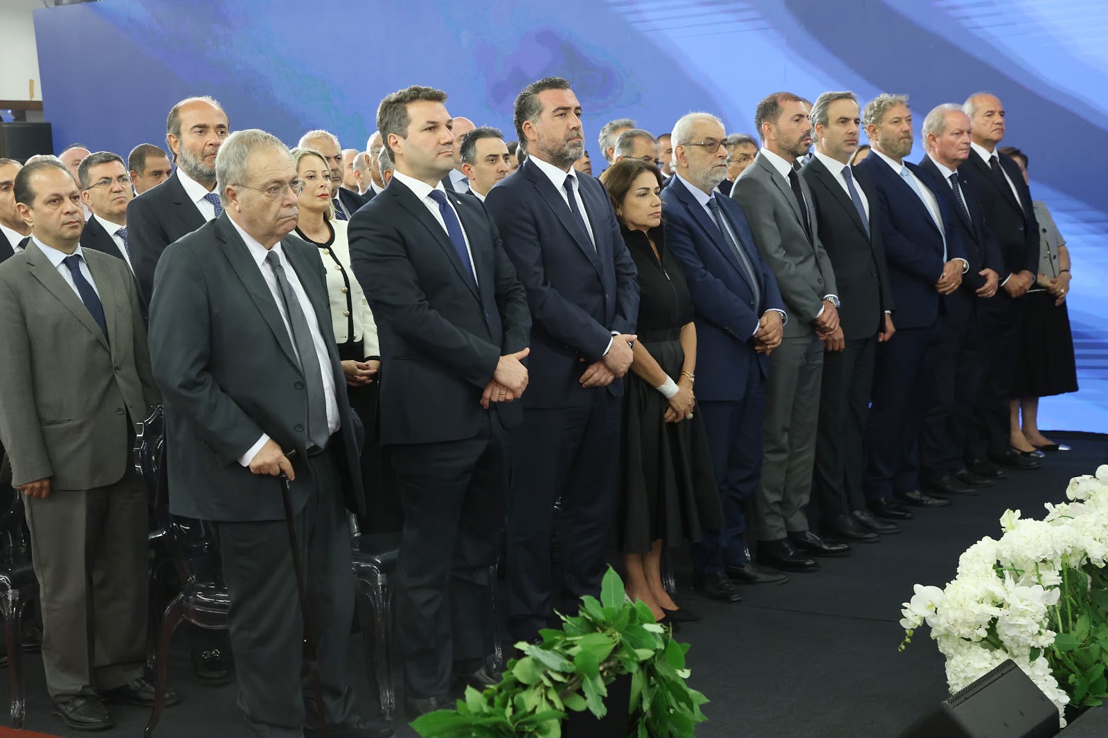 جعجع ينتقد أداء السلطة: على المسؤولين حزم أمرهم واتخاذ خطوات عملية لاستعادة هيبة الدولة