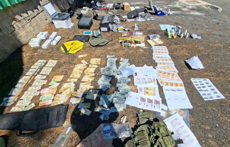 الجيش يوقف 6 مطلوبين في بعلبك ويضبط معملاً لتزوير العملات والمستندات ومخدرات وأسلحة وذخائر