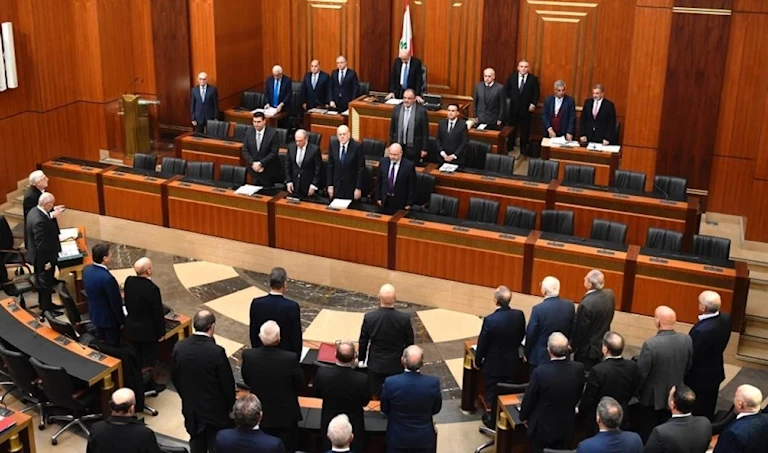 التقشّف يقف عند حدود التوزيع الزبائني: 118 مليون دولار لـ«هيئات لا تتوخّى الربح»