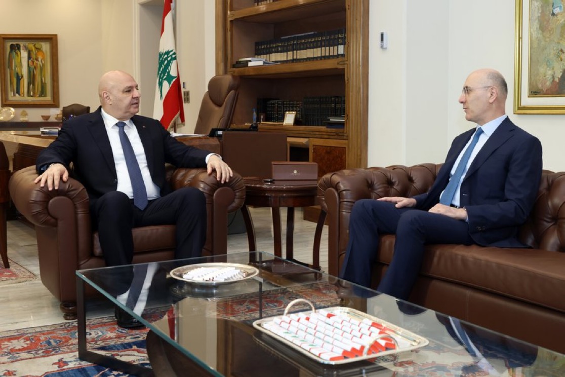 الرئيس عون يبحث مع وزير الداخلية الوضع الأمني ومطالب العسكريين والمتقاعدين